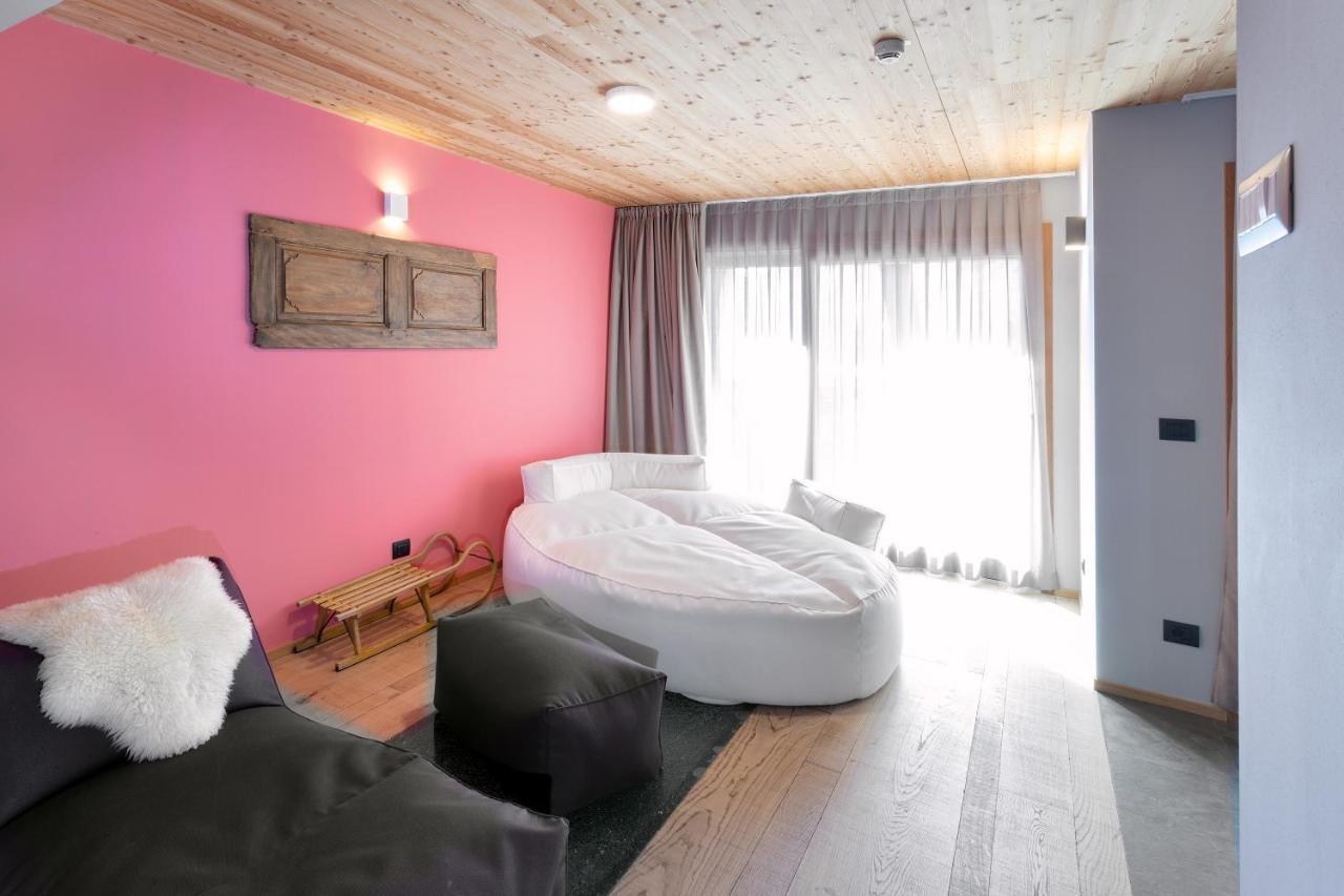 Aux Pieds Du Roi - Suite & Spa Breuil-Cervinia Exterior foto